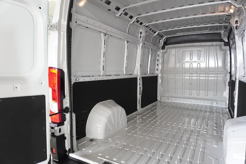 Foto do veículo FIAT DUCATO  MAXICARGO 2024 33.050 KM 214.900,00