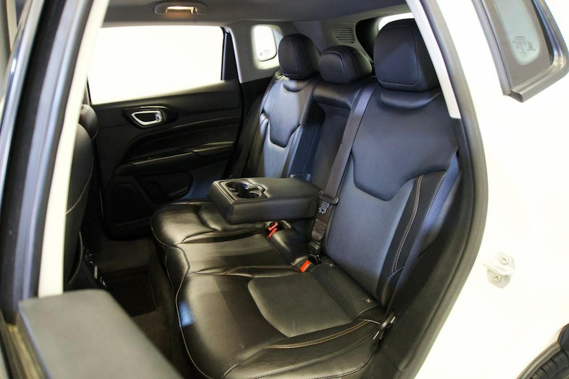 Foto do veículo JEEP COMPASS  LIMITED T270 1.3 TB 4X2 FLEX AUT 2022 53.783 KM 129.900,00