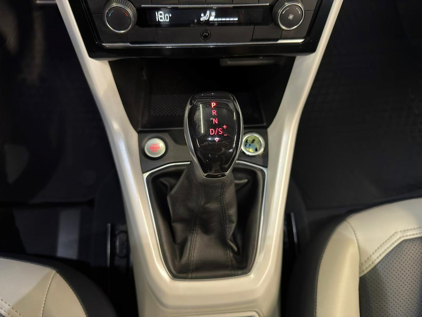 Foto do veículo VOLKSWAGEN T-CROSS T CROSS HL TSI AE 2020 63.866 KM 112.900,00