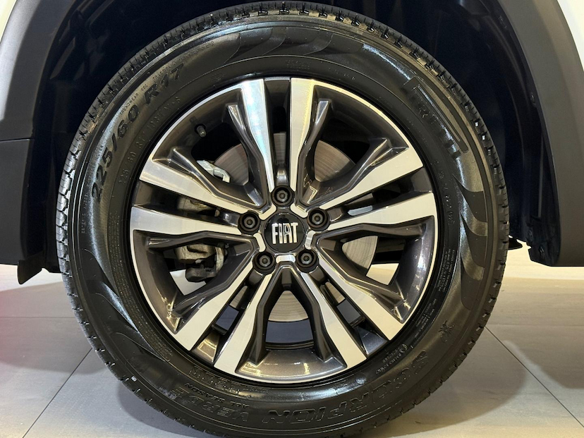 Foto do veículo FIAT TORO  FREED T270 AT6 2024 25.300 KM 128.900,00
