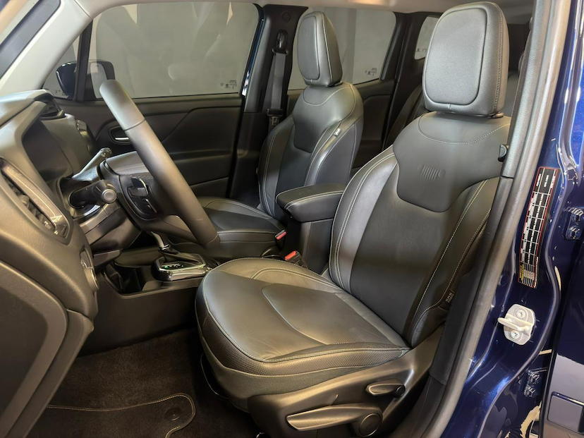 Foto do veículo JEEP RENEGADE  SAHARA 2025 19.989 KM 142.900,00