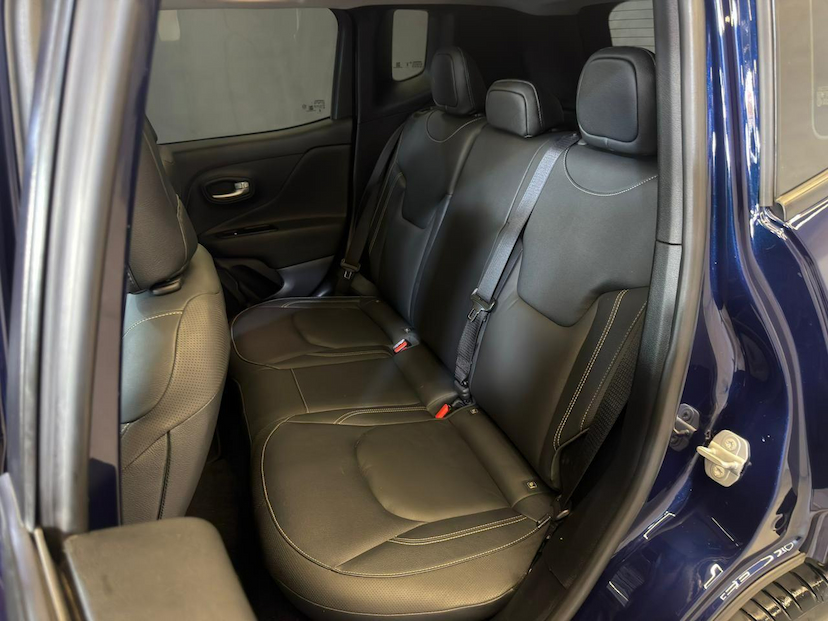 Foto do veículo JEEP RENEGADE  SAHARA 2025 19.989 KM 142.900,00