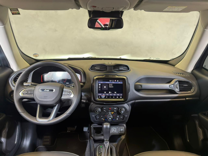 Foto do veículo JEEP RENEGADE  SAHARA 2025 19.989 KM 142.900,00