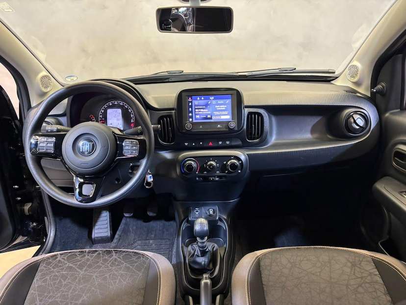 Foto do veículo FIAT MOBI  TREKKING 1.0MT 2025 21.308 KM 67.900,00