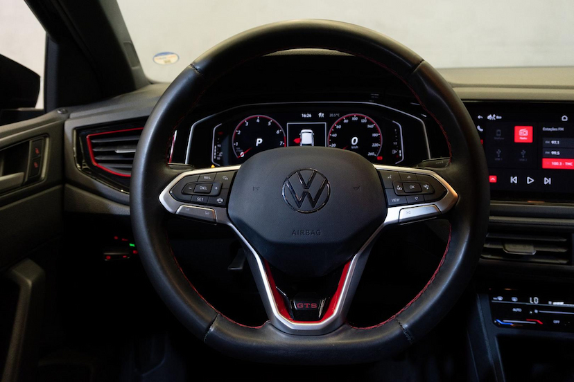 Foto do veículo VOLKSWAGEN POLO  GTS AD 2024 24.947 KM 129.900,00