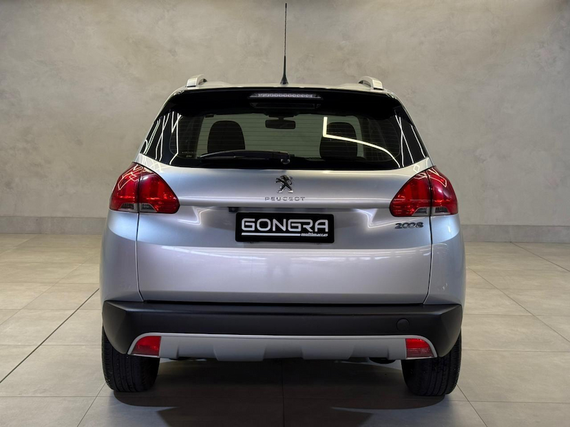 Foto do veículo PEUGEOT 2008  ALLURE EAT6 2019 126.868 KM 59.900,00