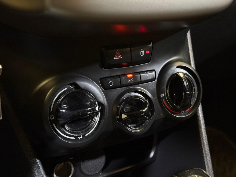 Foto do veículo PEUGEOT 2008  ALLURE EAT6 2019 126.868 KM 59.900,00
