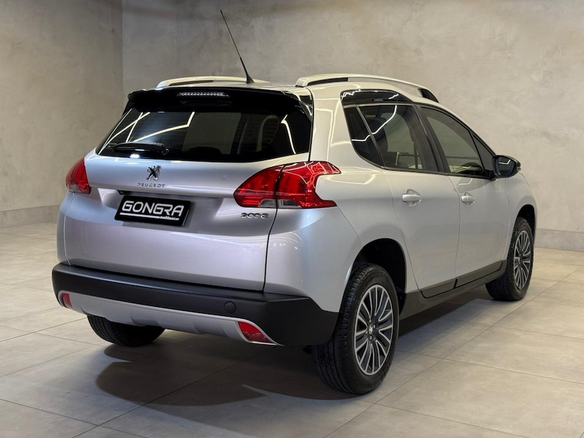 Foto do veículo PEUGEOT 2008  ALLURE EAT6 2019 126.868 KM 59.900,00