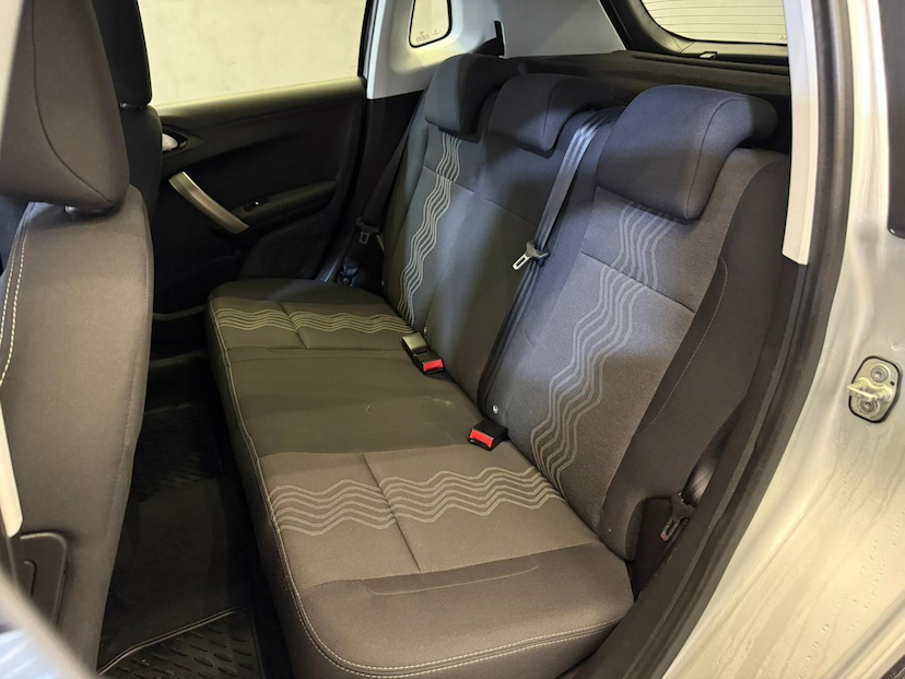 Foto do veículo PEUGEOT 2008  ALLURE EAT6 2019 126.868 KM 59.900,00