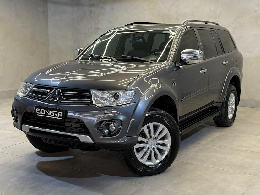 Foto do veículo MITSUBISHI PAJERO  3.5 HPE 7 LUGARES 4X4 V6 24V FLEX 4P AUT 2016 173.794 KM 114.900,00