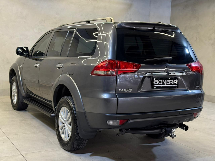 Foto do veículo MITSUBISHI PAJERO  3.5 HPE 7 LUGARES 4X4 V6 24V FLEX 4P AUT 2016 173.794 KM 114.900,00