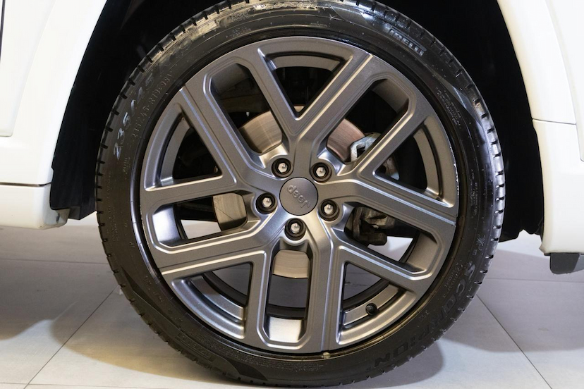 Foto do veículo JEEP COMPASS  SERIE S T270 TURBO FLEX AUT. 2025 16.730 KM 170.900,00