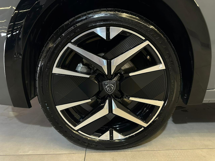 Foto do veículo PEUGEOT 208  GT 1.0 TURBO FLEX 5P AUT. 2025 6.323 KM 116.900,00