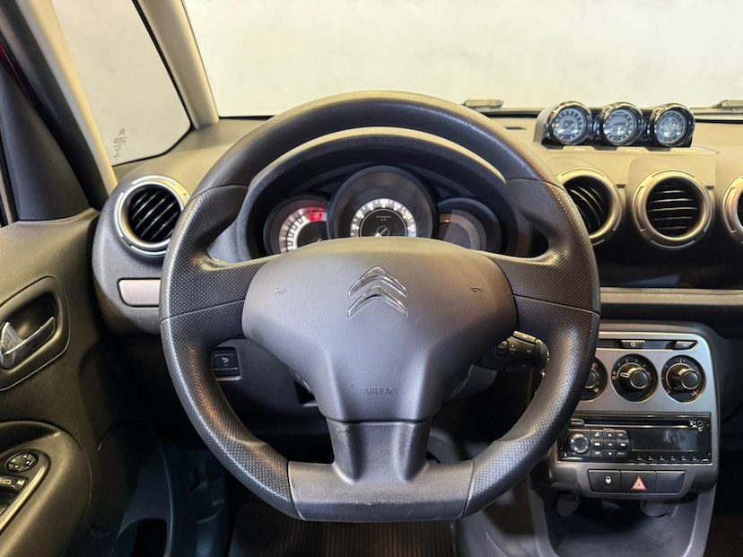 Foto do veículo CITROËN C3  AIRCROSS TENDANCE 2015 87.643 KM 49.900,00