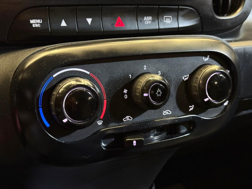 Foto do veículo FIAT MOBI  LIKE 2025 43.419 KM 57.900,00
