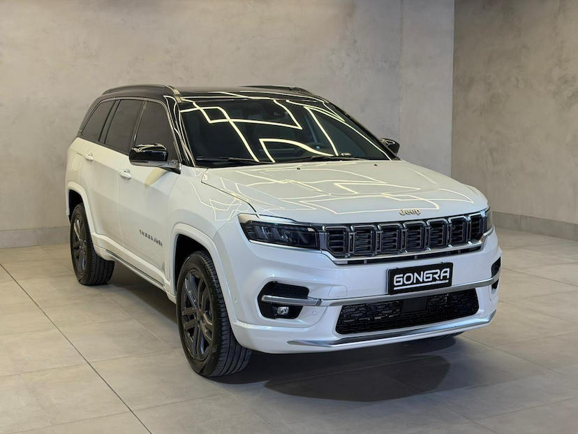 Foto do veículo JEEP COMMANDER  OVERLAND HURRIC 2.0 4X4 TB AUT 2025 23.638 KM 209.900,00