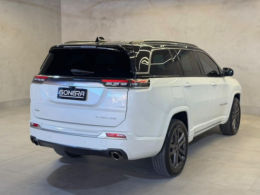 Foto do veículo JEEP COMMANDER  OVERLAND HURRIC 2.0 4X4 TB AUT 2025 23.638 KM 209.900,00
