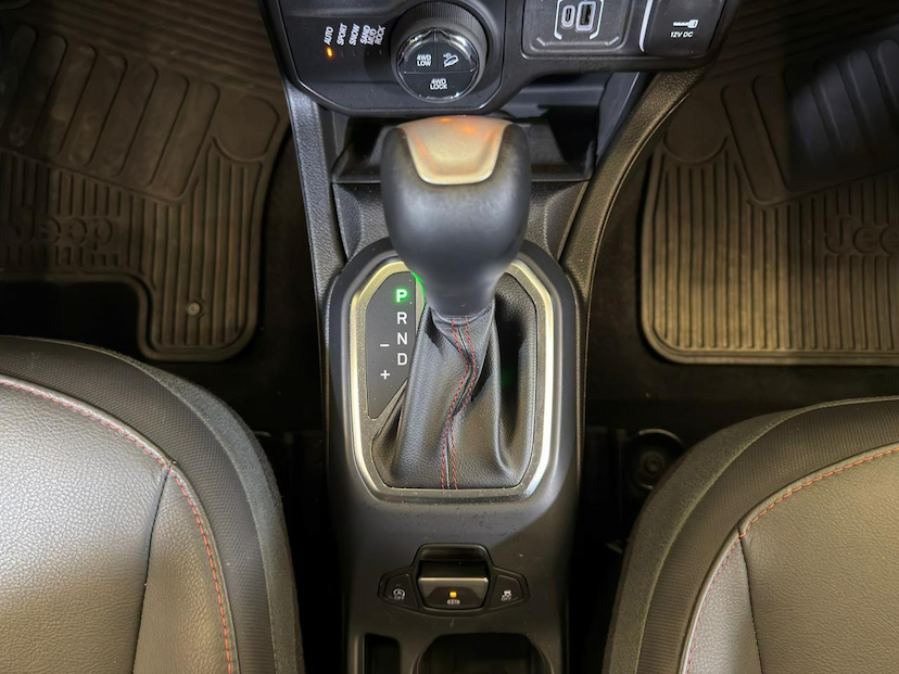 Foto do veículo JEEP RENEGADE  TRAILHAWK T270 1.3 TB FLEX AUT 2025 11.291 KM 131.900,00
