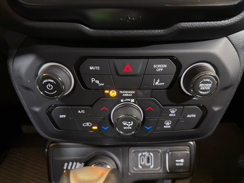 Foto do veículo JEEP RENEGADE  TRAILHAWK T270 1.3 TB FLEX AUT 2025 11.291 KM 131.900,00