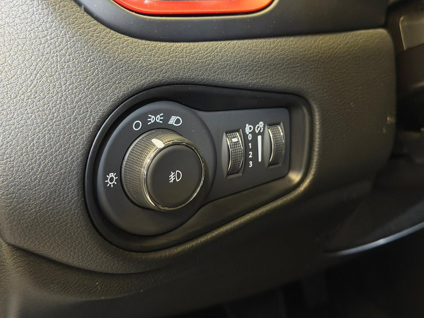 Foto do veículo JEEP RENEGADE  TRAILHAWK T270 1.3 TB FLEX AUT 2025 11.291 KM 131.900,00
