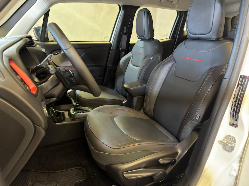 Foto do veículo JEEP RENEGADE  TRAILHAWK T270 1.3 TB FLEX AUT 2025 11.291 KM 131.900,00