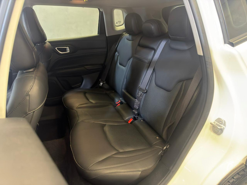 Foto do veículo JEEP COMPASS  LONG TF 2022 56.453 KM 119.900,00