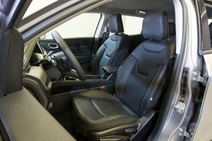 Foto do veículo JEEP COMPASS  LONG. NIG. EAGLE 1.3 4X2 FLEX AUT. 2025 5.728 KM 164.900,00
