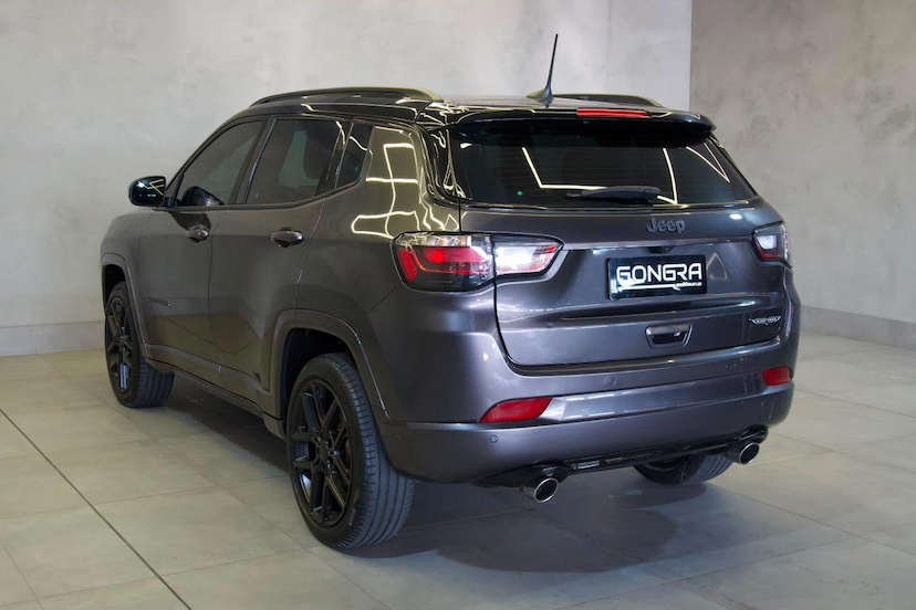 Foto do veículo JEEP COMPASS  BLACK HURRICANE 2.0 4X4 TB AUT 2025 17.755 KM 204.900,00