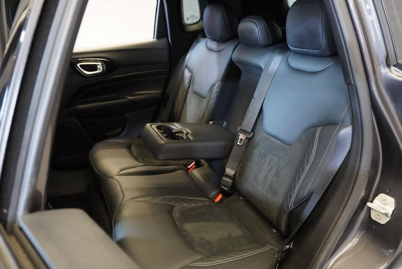Foto do veículo JEEP COMPASS  BLACK HURRICANE 2.0 4X4 TB AUT 2025 17.755 KM 204.900,00