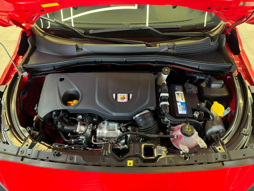 Foto do veículo FIAT FASTBACK  ABARTH 270 2025 4.649 KM 144.900,00