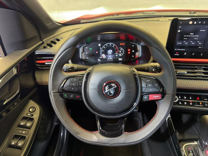 Foto do veículo FIAT FASTBACK  ABARTH 270 2025 4.649 KM 144.900,00