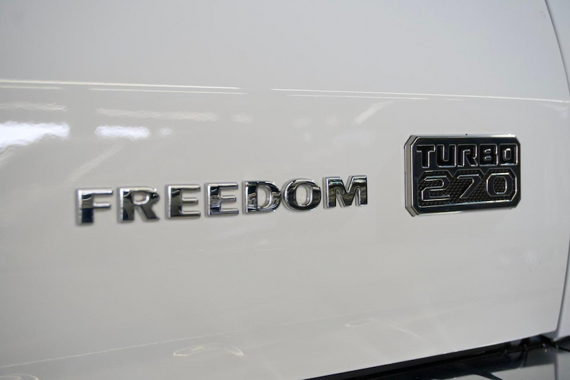 Foto do veículo FIAT TORO  FREED T270 AT6 2025 8.650 KM 136.900,00