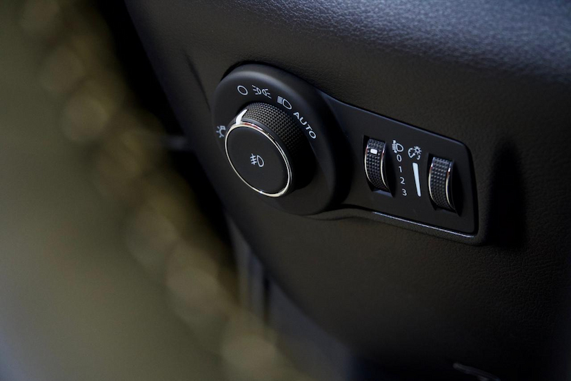 Foto do veículo JEEP COMMANDER  BLACK HURRICANE 2.0 4X4 TB AUT 2025 14.789 KM 229.900,00