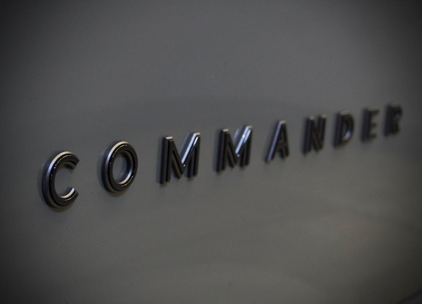 Foto do veículo JEEP COMMANDER  BLACK HURRICANE 2.0 4X4 TB AUT 2025 14.789 KM 229.900,00