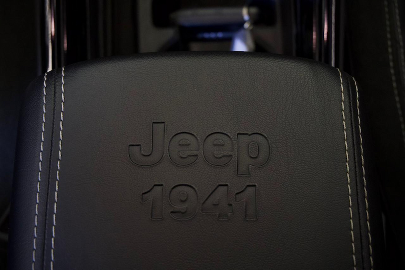 Foto do veículo JEEP COMMANDER  BLACK HURRICANE 2.0 4X4 TB AUT 2025 14.789 KM 229.900,00