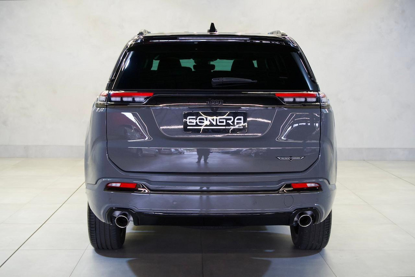 Foto do veículo JEEP COMMANDER  BLACK HURRICANE 2.0 4X4 TB AUT 2025 14.789 KM 229.900,00