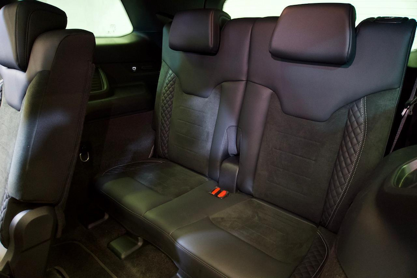 Foto do veículo JEEP COMMANDER  BLACK HURRICANE 2.0 4X4 TB AUT 2025 14.789 KM 229.900,00