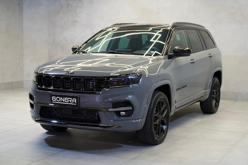 Foto do veículo JEEP COMMANDER  BLACK HURRICANE 2.0 4X4 TB AUT 2025 14.789 KM 229.900,00