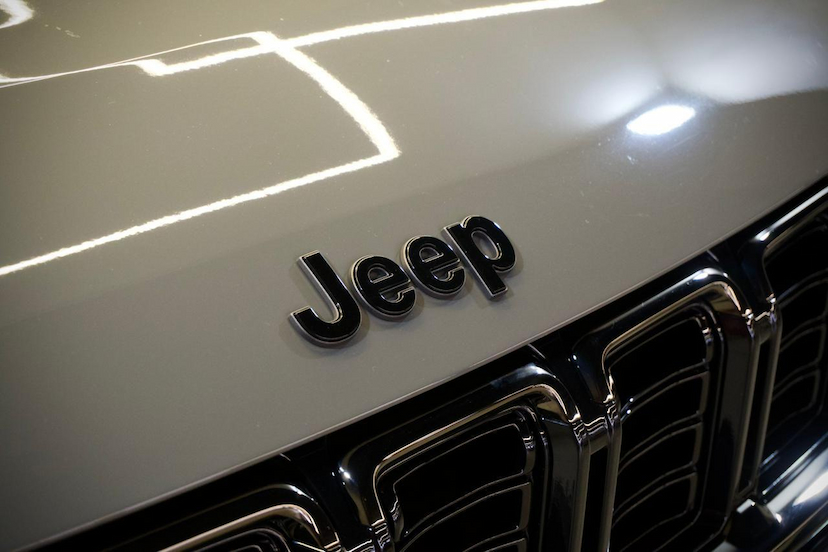 Foto do veículo JEEP COMMANDER  BLACK HURRICANE 2.0 4X4 TB AUT 2025 14.789 KM 229.900,00