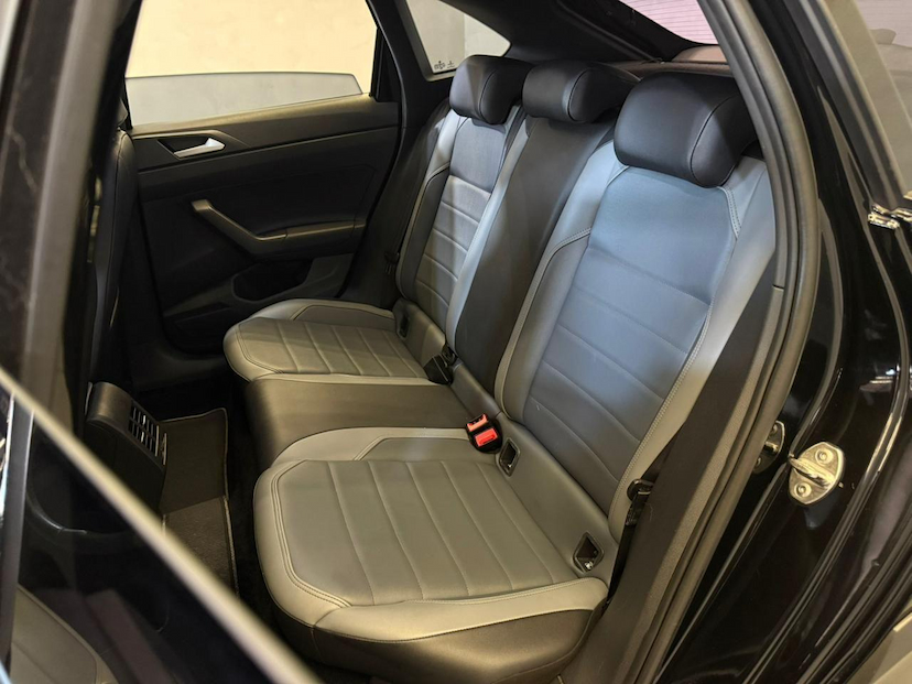 Foto do veículo VOLKSWAGEN NIVUS  HIGHLINE 1.0 200 TSI FLEX AUT. 2021 58.600 KM 104.900,00