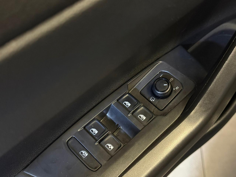 Foto do veículo VOLKSWAGEN NIVUS  HIGHLINE 1.0 200 TSI FLEX AUT. 2021 58.600 KM 104.900,00