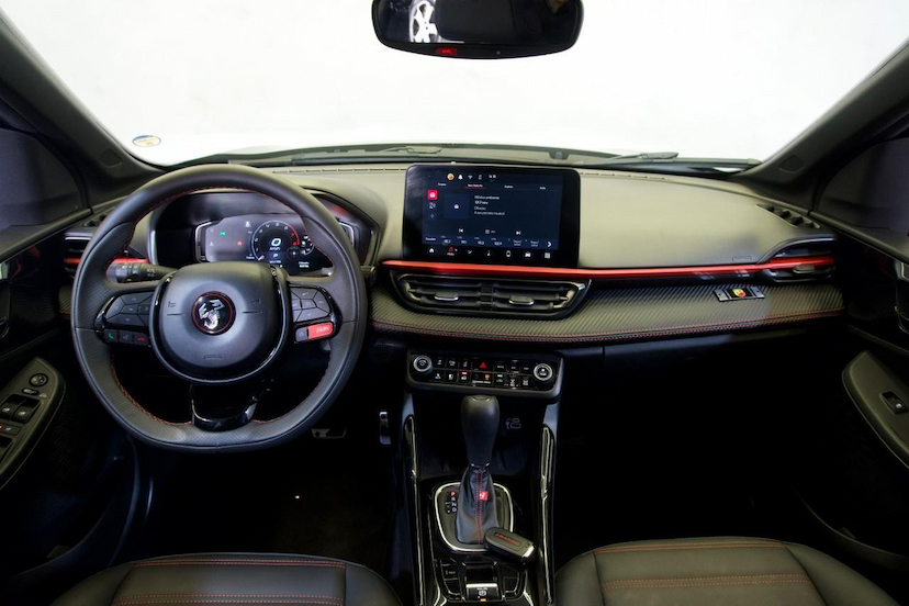 Foto do veículo FIAT FASTBACK  ABARTH 270 2025 8.445 KM 144.900,00