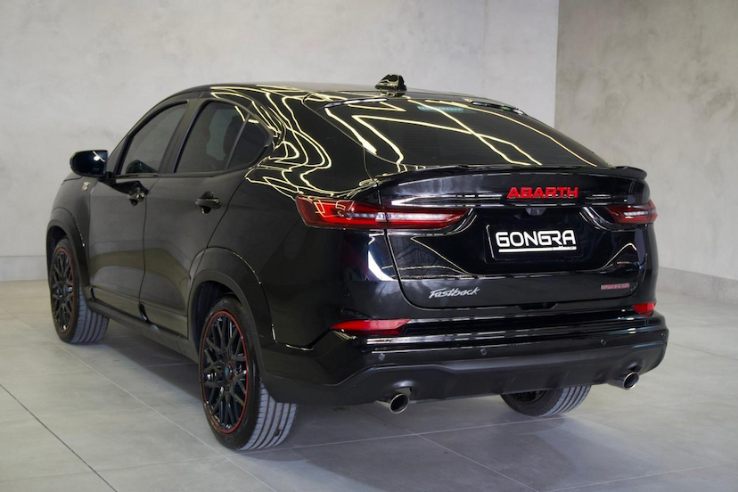 Foto do veículo FIAT FASTBACK  ABARTH 270 2025 8.445 KM 144.900,00