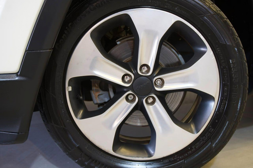Foto do veículo JEEP COMPASS  LONGITUDE 2.0 4X2 FLEX 16V AUT 2018 91.999 KM 87.900,00
