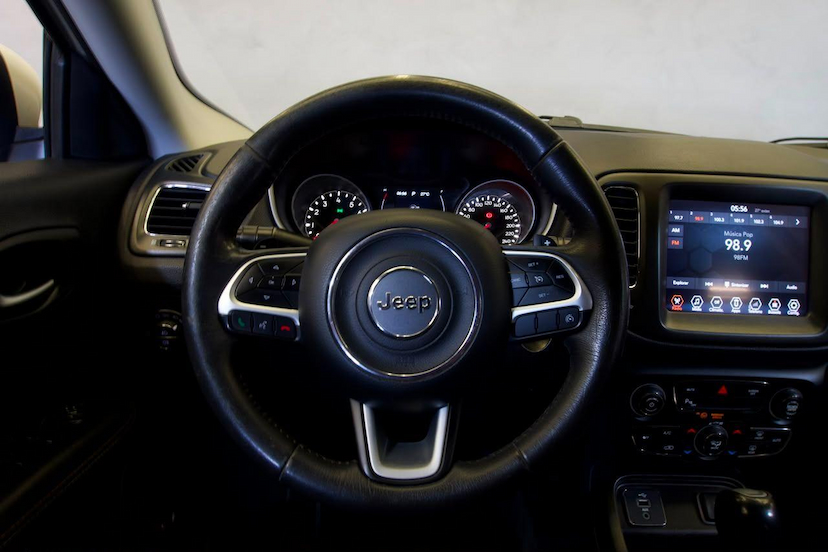 Foto do veículo JEEP COMPASS  LONGITUDE 2.0 4X2 FLEX 16V AUT 2018 91.999 KM 87.900,00