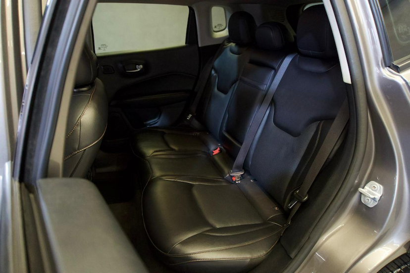 Foto do veículo JEEP COMPASS  LONGITUDE 2.0 FLEX 16V AUT 2018 95.600 KM 87.900,00
