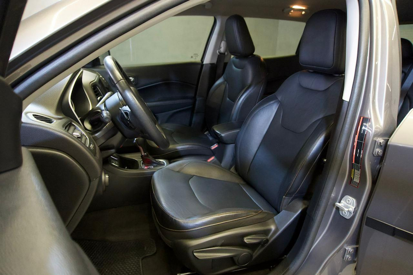 Foto do veículo JEEP COMPASS  LONGITUDE 2.0 FLEX 16V AUT 2018 95.600 KM 87.900,00