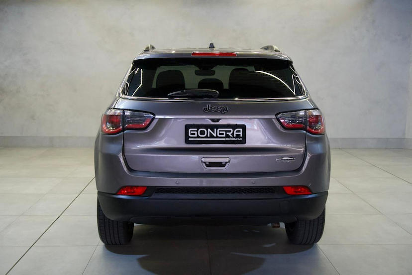 Foto do veículo JEEP COMPASS  LONGITUDE 2.0 FLEX 16V AUT 2018 95.600 KM 87.900,00