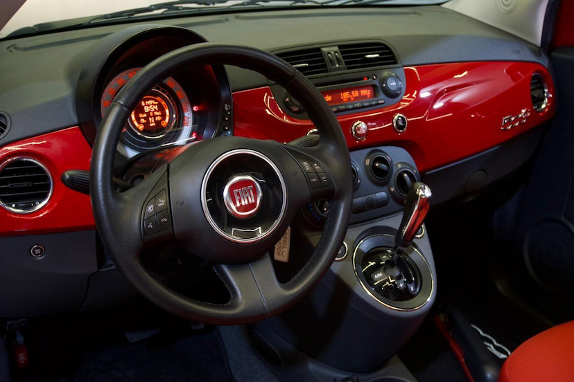 Foto do veículo FIAT 500  CABRIO DUAL 2014 61.472 KM 69.900,00