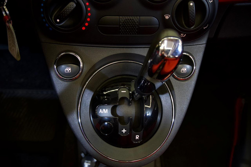 Foto do veículo FIAT 500  CABRIO DUAL 2014 61.472 KM 69.900,00